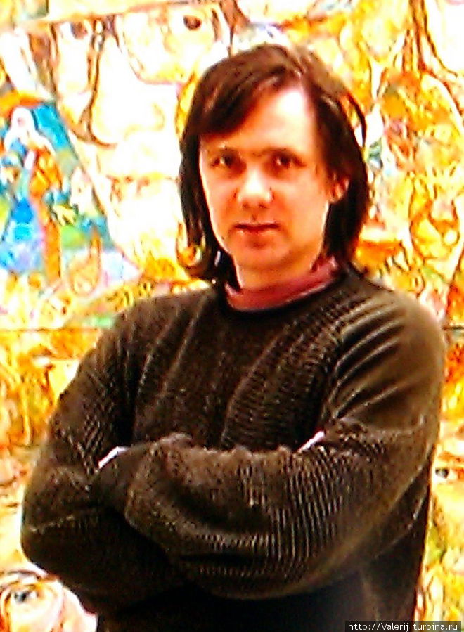 Олег Лазаренко — автор работ, которые выставлены на выстаке. Харьков, Украина