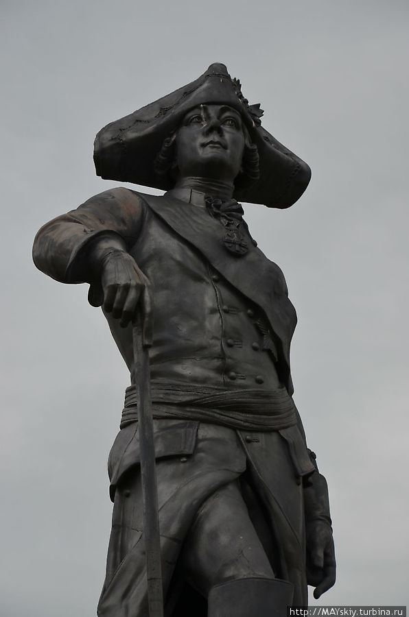Памятник Павлу I в Павловске