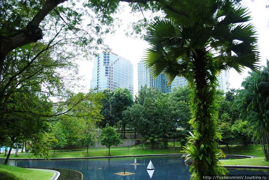 Замечательный парк за Петронасами. Куала-Лумпур, Малайзия