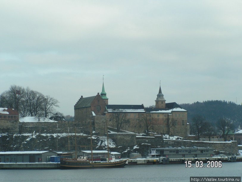 Вид на крепость с воды Осло, Норвегия