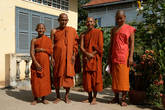Монахи, монастырь вблизи Kdei Takoy.