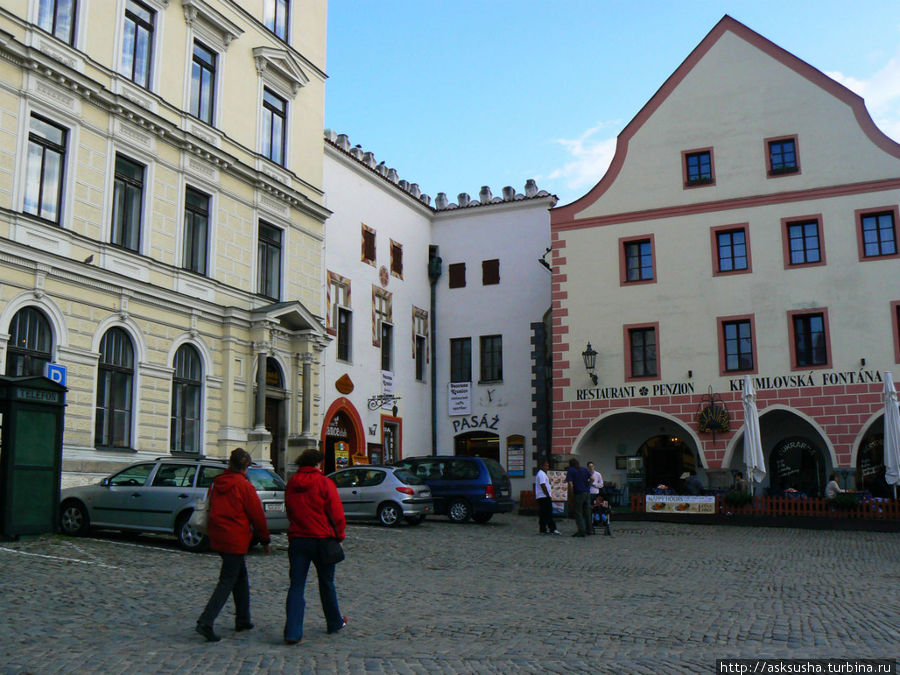 На центральной площади Чешский Крумлов, Чехия