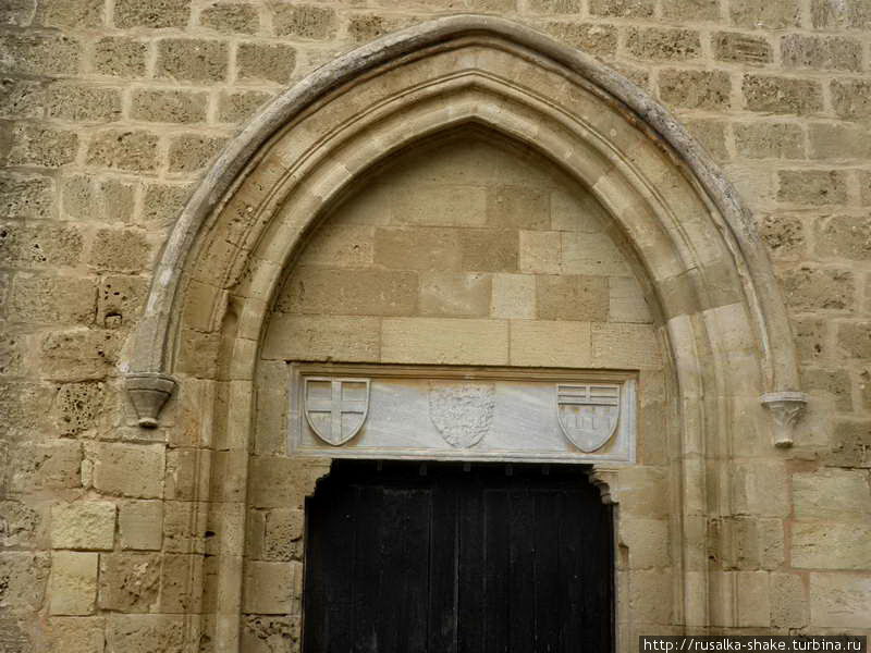 Многочисленные церкви и церквушки Фамагуста, Турецкая Республика Северного Кипра