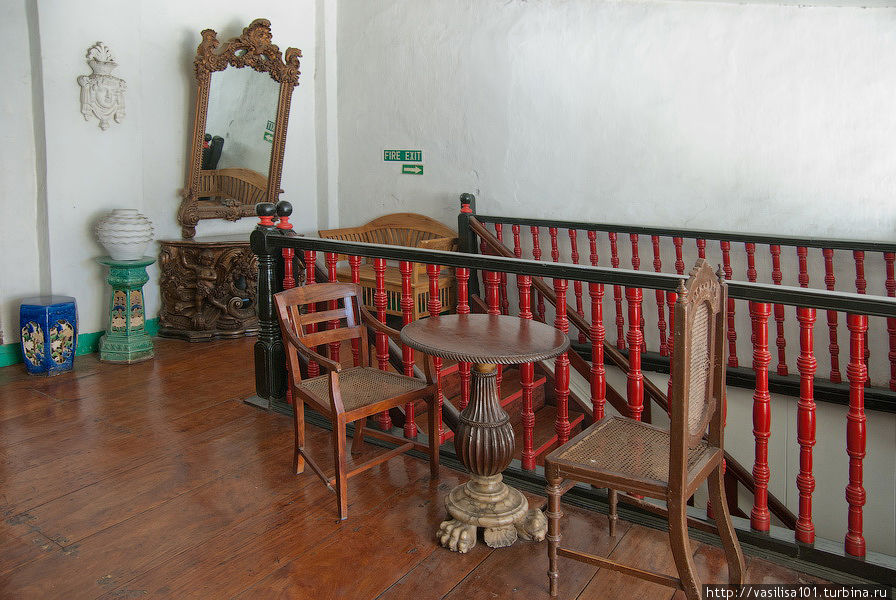 Отель в старинном колониальном особняке, лестница Виган, Филиппины