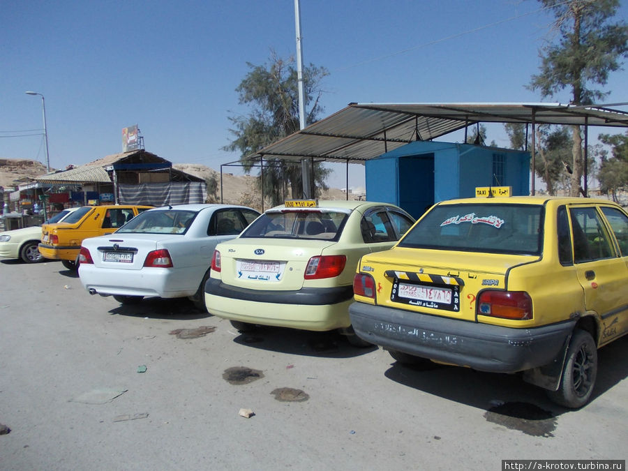 Разноцветные таксисты Дейр-эз-Зор, Сирия
