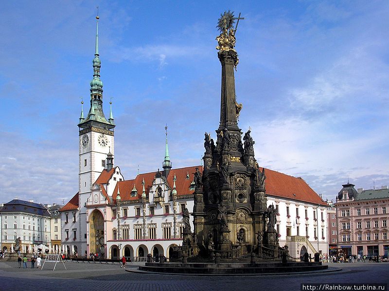 Верхняя площадь.Фотография из Википедии Оломоуц, Чехия