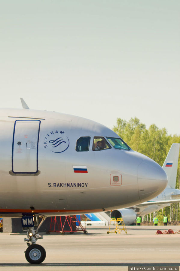Все самолёты аэрофлота, которые мы видели, носят имена знаменитых людей. Санкт-Петербург, Россия