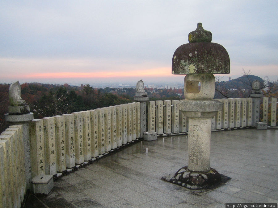Вид на город Инуяма со смотровой площадки