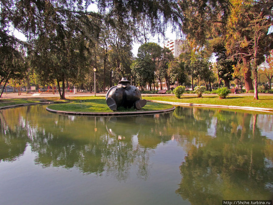 Сад Campo Grande — здесь не ступает нога туриста Лиссабон, Португалия