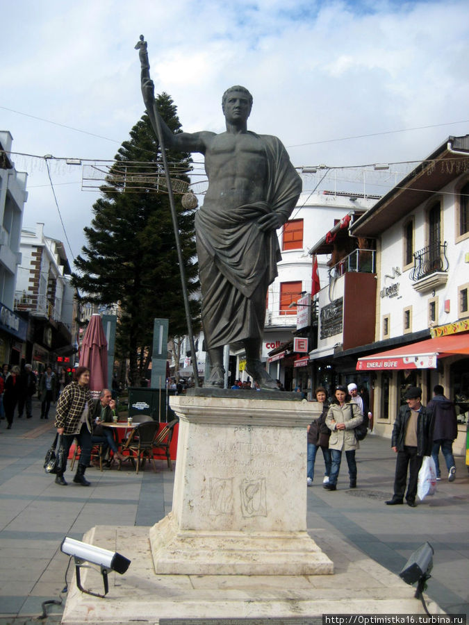 Памятник основателю Анталии