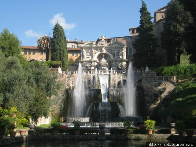 Центральная композиция всего фонтанного царства Тиволи, Италия