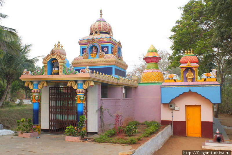 Красочный индуистский храм Майсур, Индия