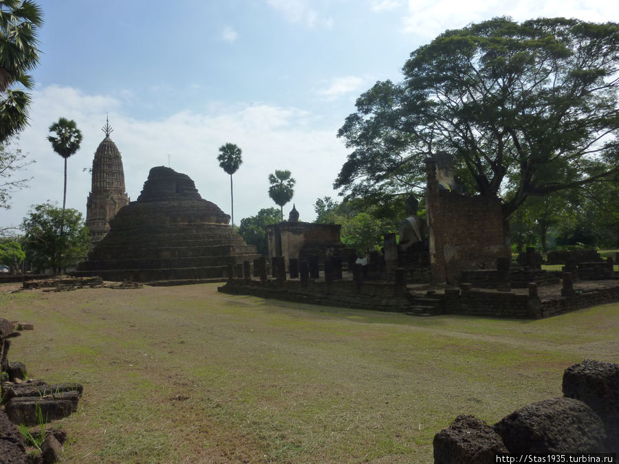 Си Сатчаналай. Храм Wat Phra Si Rattana Mahathat Chaliand. Таиланд