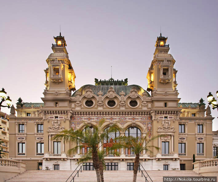 Монте-Карло. Здание казино и оперы Монако