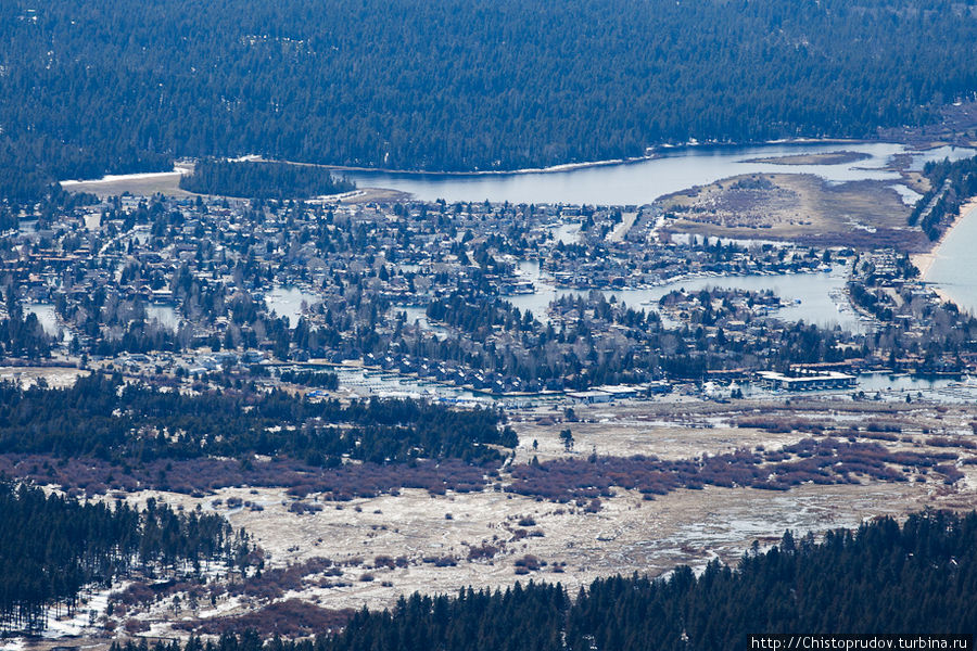 Вид на озеро Тахо с высоты Heavenly Valley Ski Resort Саут-Лэйк-Тахо, CША