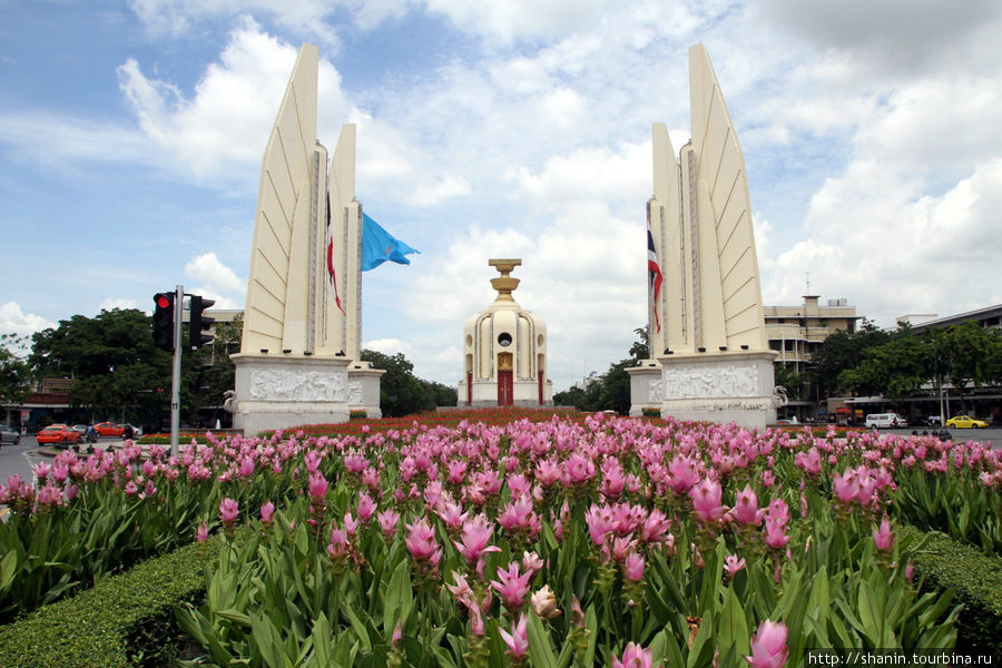 Монумент Демократии Бангкок, Таиланд