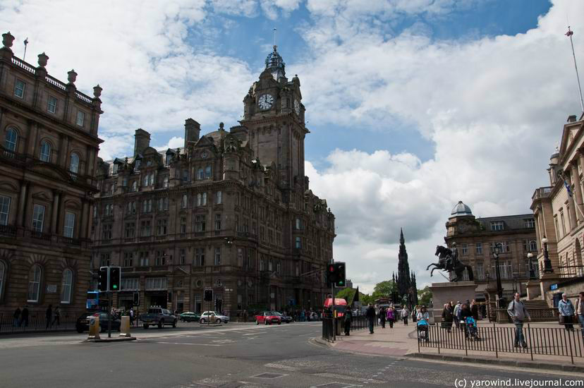 Рядом с ж/д вокзалом стоит могучий отель Балморал 1902г постройки. Эдинбург, Великобритания
