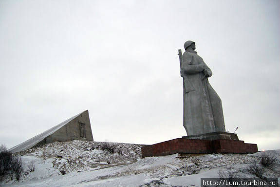Алеша — памятник Неизвестному Солдату. Мурманск, Россия