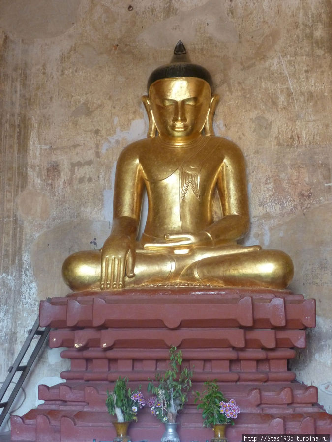 Баган. Алтарь в храме Суламони. Баган, Мьянма