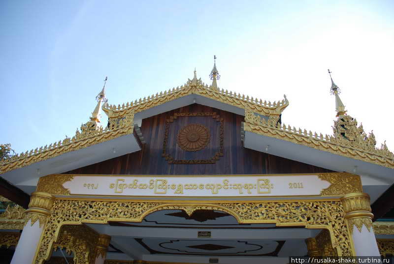 Лежащий  Будда (Чаутаджи) Янгон, Мьянма