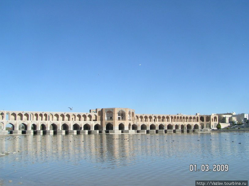 Вид на мост Исфахан, Иран