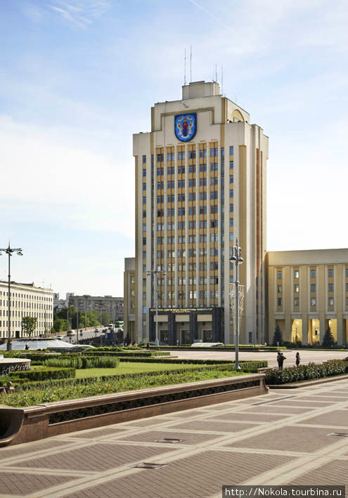Площадь Независимости. Педагогический университе Минск, Беларусь