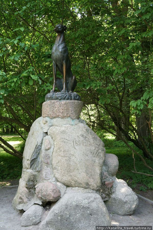 Памятник верной собаки