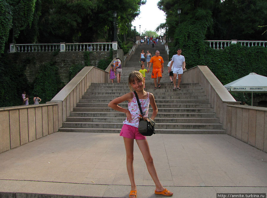 Валерия на каменной лестнице. Таганрог, Россия