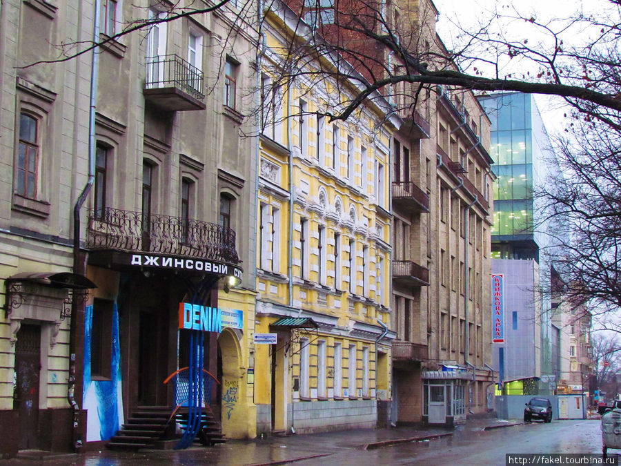 Сосед площади — переулок Некрасова. Харьков, Украина