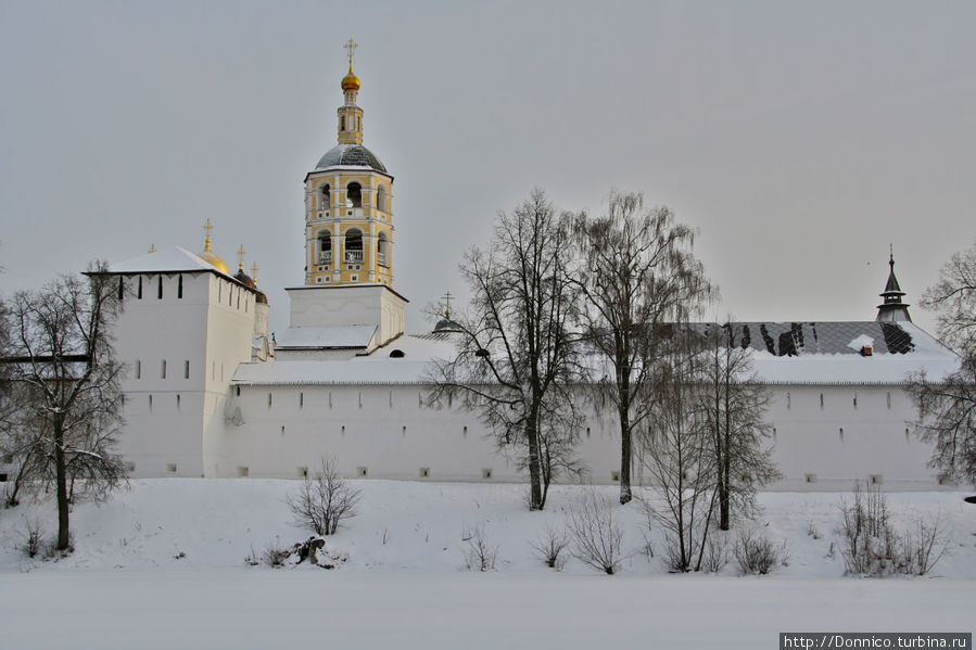 пруд за монастырем Боровск, Россия
