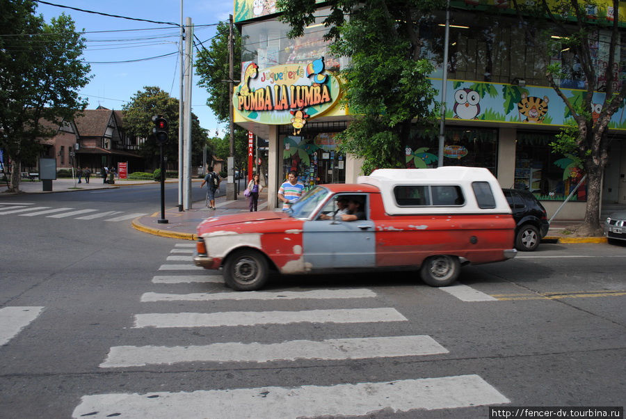 Авторухлядь на столичных улицах Буэнос-Айрес, Аргентина