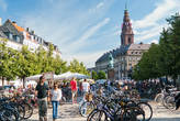В плане велосипедов и дорожек для них Дания, конечно, не сравниться с Нидерландами, но и тут их достаточно, а кататься можно свободно по всему городу. В нашем отеле «Nebo» даже был прокат.
