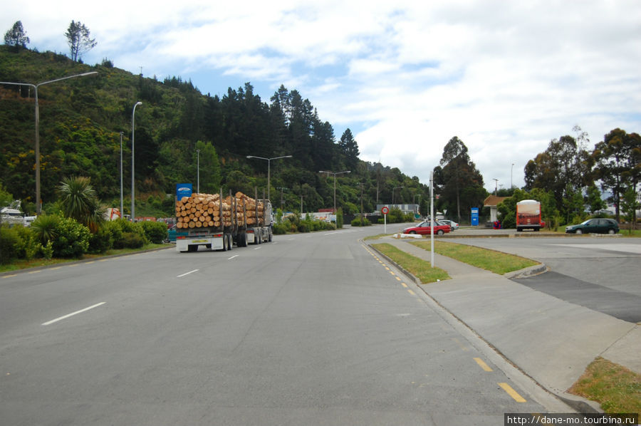 Грузовик с лесом Пиктон, Новая Зеландия