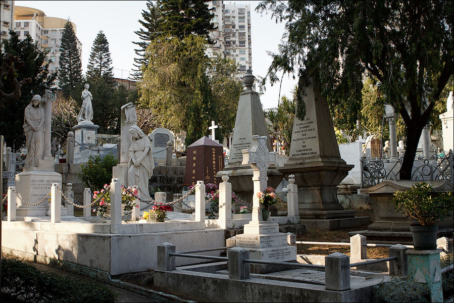 Католическое кладбище, которое вы уже видели с холма Макао