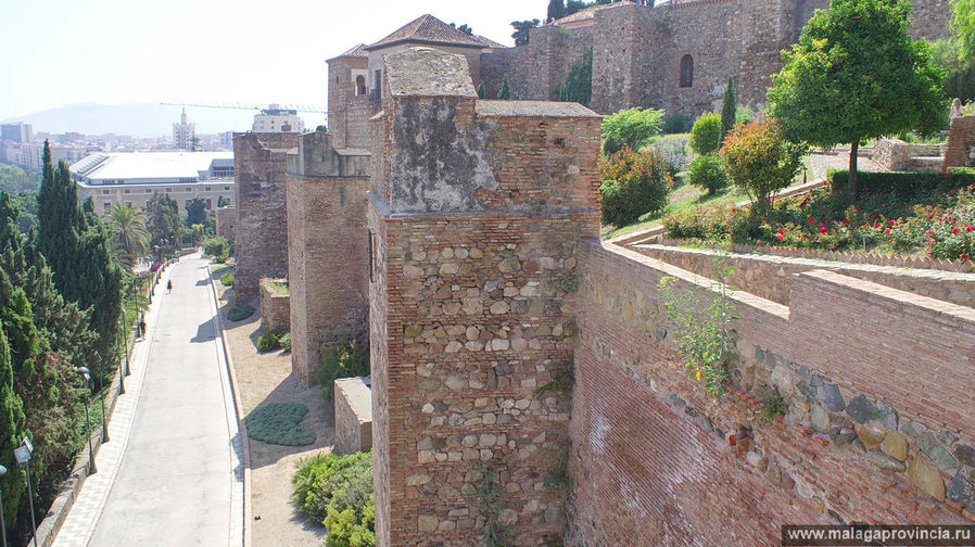 Арабская крепость Алькасаба Малага, Испания