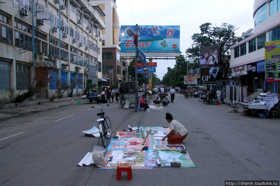 Улица букинистов Мандалай, Мьянма