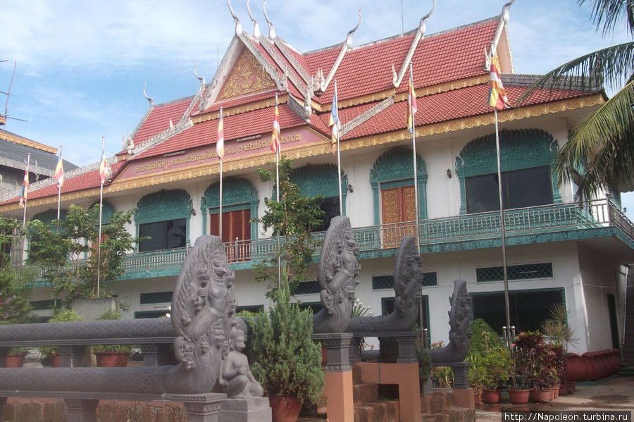 Ват Дамнак Сиемреап, Камбоджа
