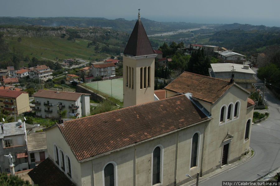 Новая церковь Св. Захария. Каулония, Италия
