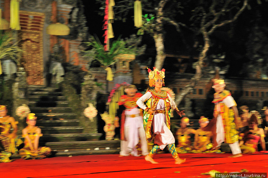 Фольклорный театр на Бали Убуд, Индонезия