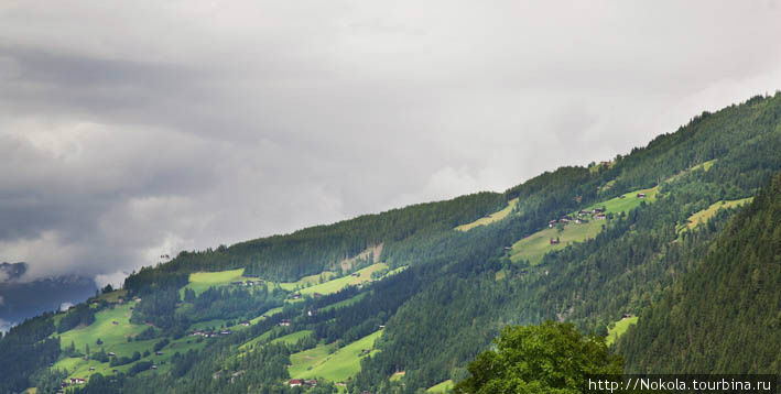 Альпы в окрестностях Майрхофена Земля Тироль, Австрия
