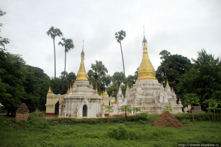Будда с тремя кобрами Мандалай, Мьянма