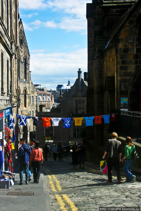 Королевская миля — знаменитая улица, главная дорога средневекового Эдинбурга Эдинбург, Великобритания