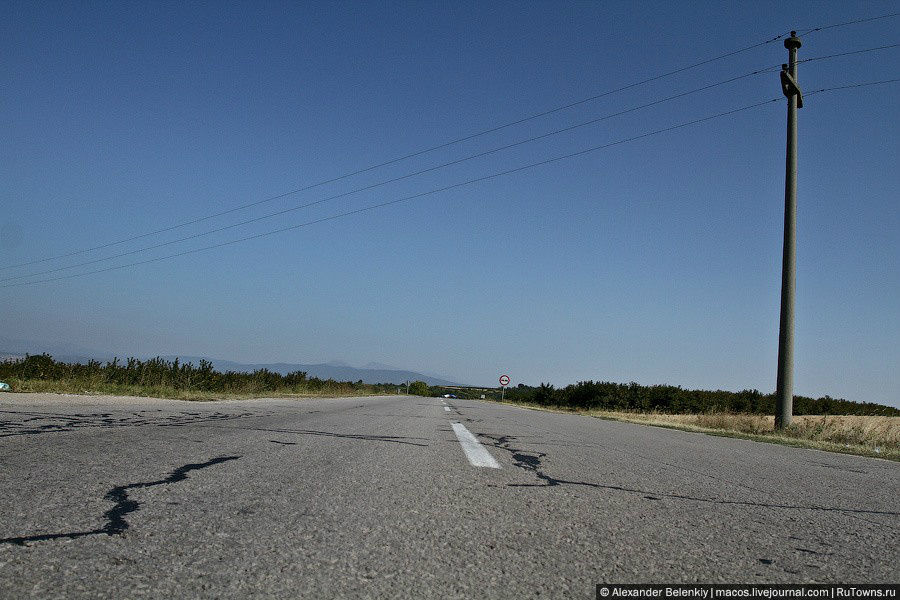 Это одна из самых плохих дорог в стране. Сербия