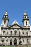 Igreja da Candelária — церковь с фасадом в стиле Барокко и внутренним убранством в стилях неоклассицизм и нео-ренессанс. Строилась на протяжении с 1775го года по конец XIX века.