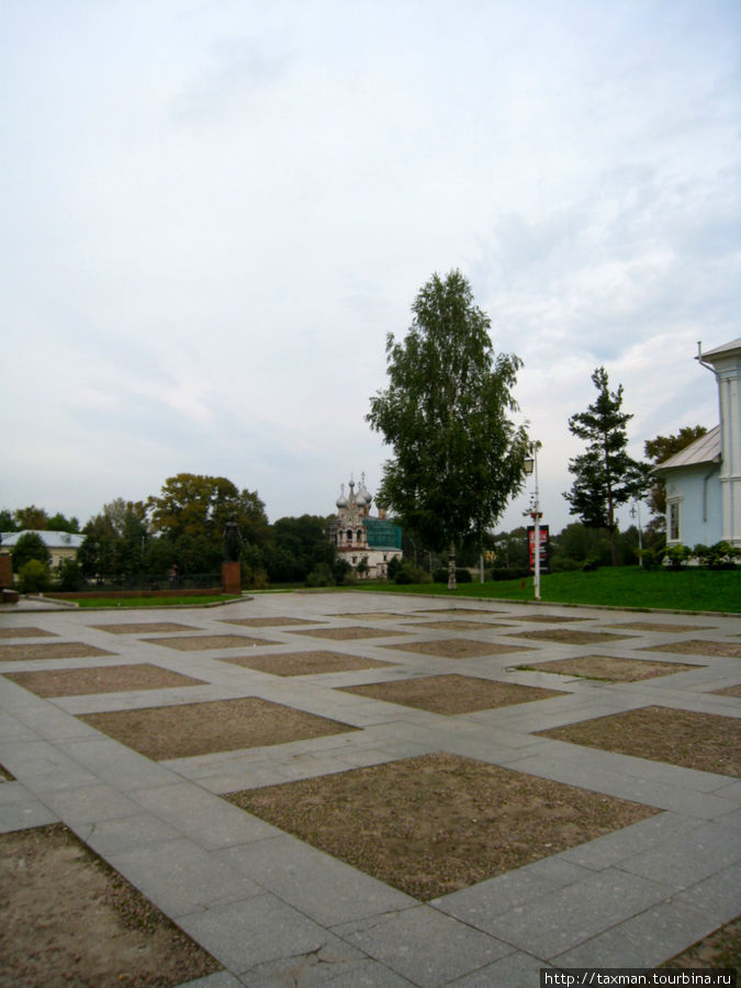 Кремлевская площадь Вологда, Россия