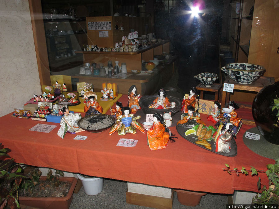 Праздник девочек (фестиваль кукол) в Гудзё (Gujo)