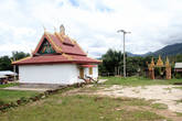 Монастырь с сидящим Буддой