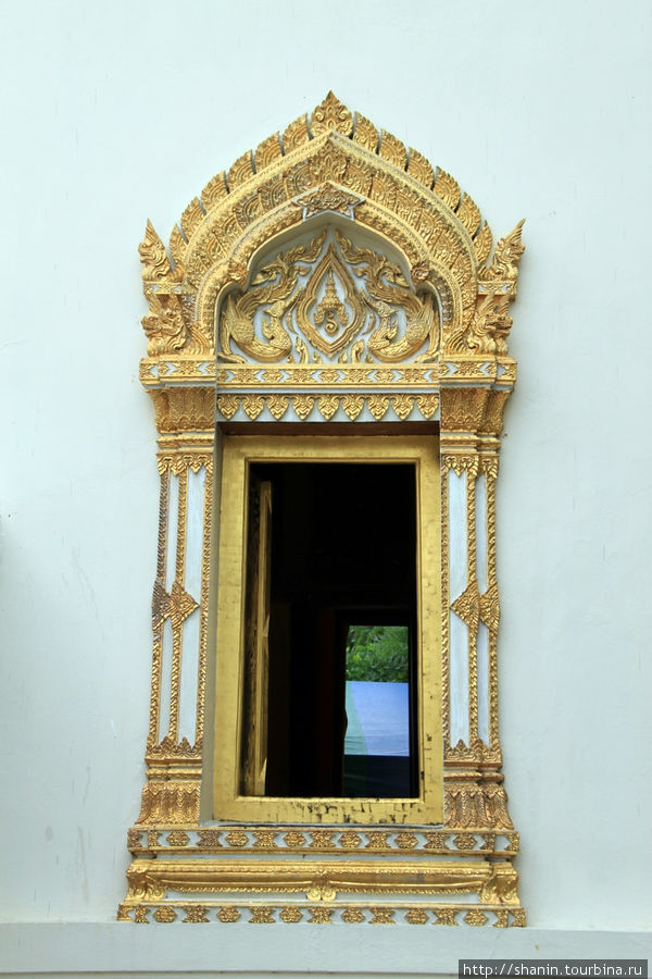 Вокруг гигантской ступы Накхон-Патом, Таиланд