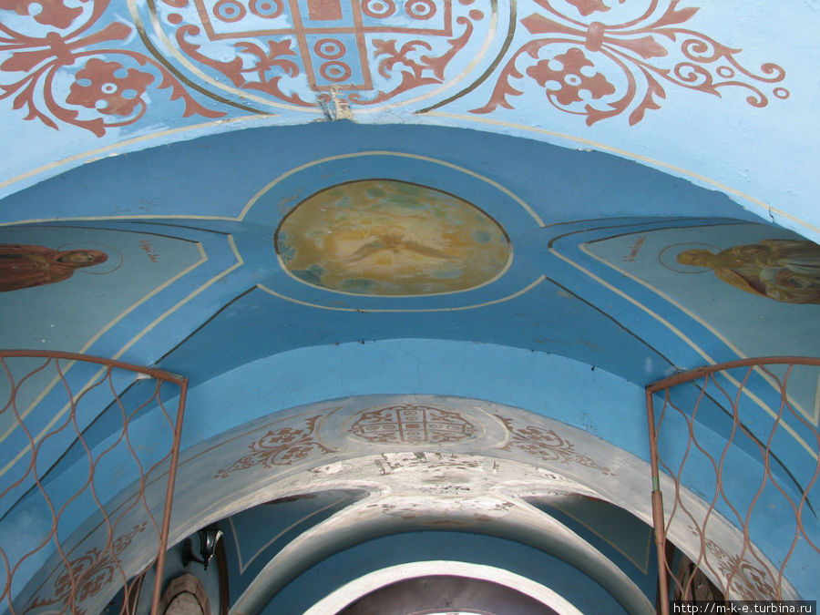 Роспись надвратной церкви Верхотурье, Россия