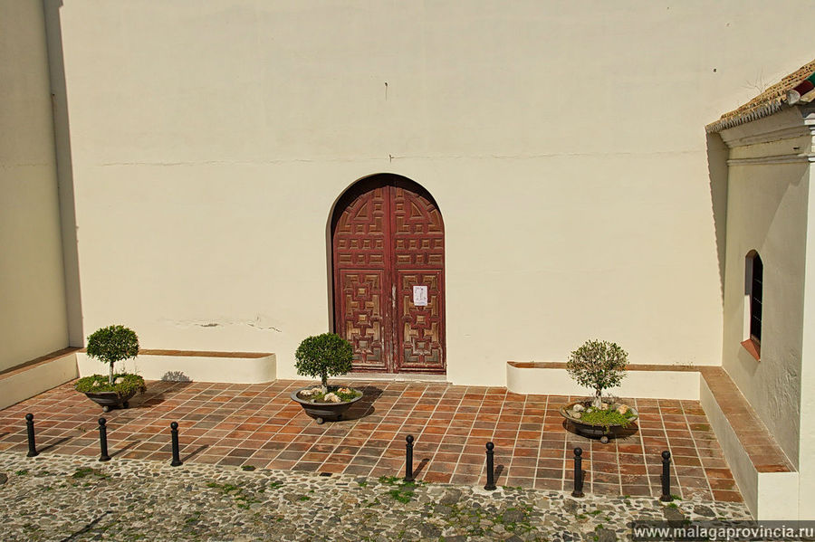Внутренний дворик церкви Мачаравиайя, Испания